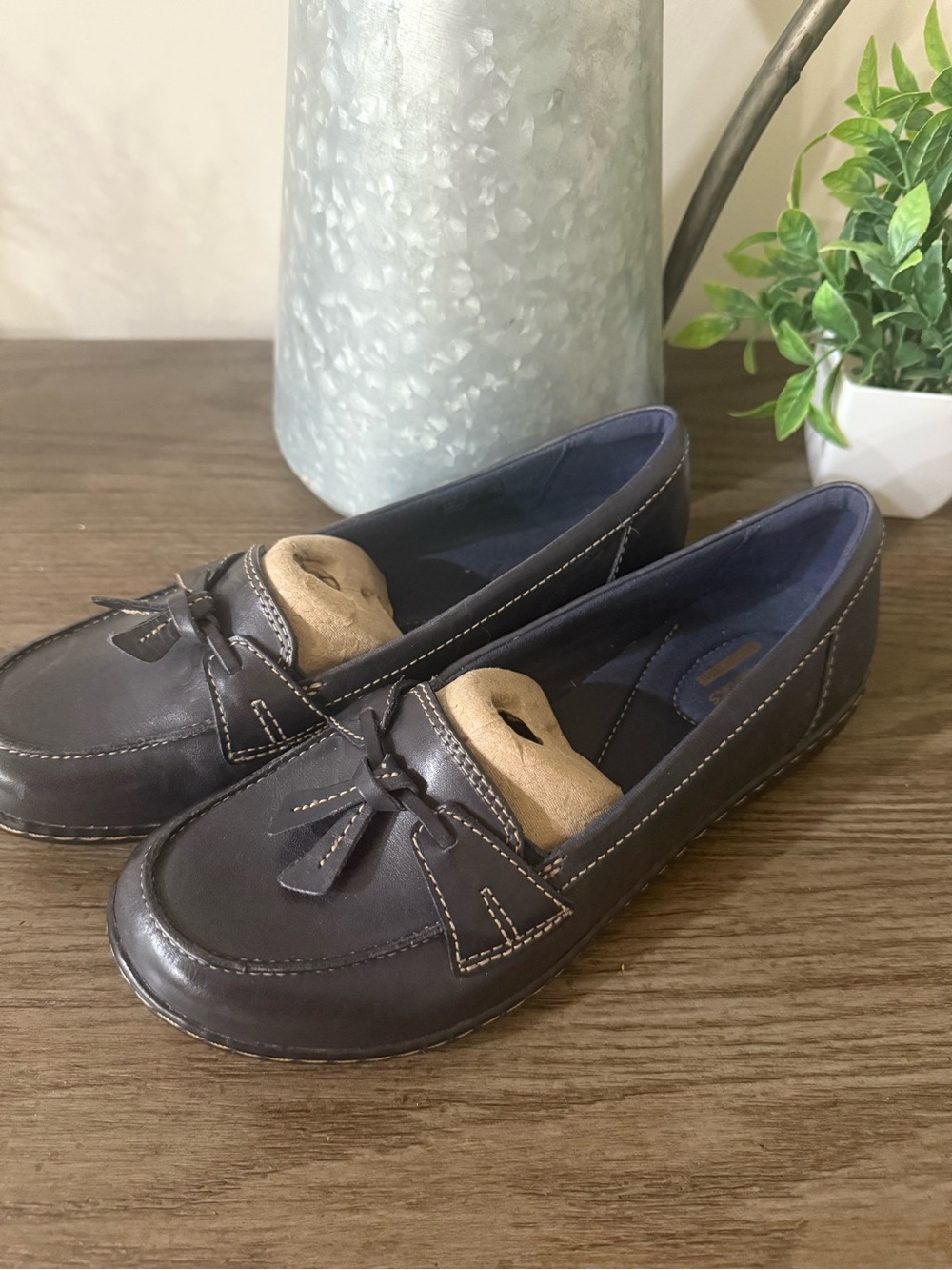 Clark's Women's Navy Leather Tassel Loafers - Comfortable Everyday Flats NWOT